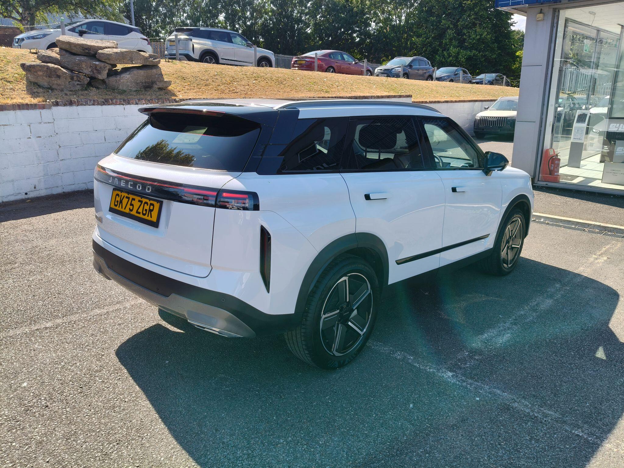 Large vehicle image